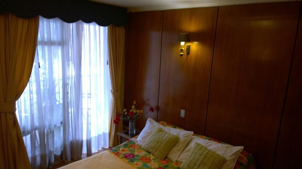 Bed & Breakfast Blumen Haus Santiago Bilik gambar
